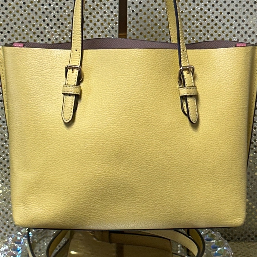 COACH Full-Size Mollie Tote in Retro Vanilla + Crystal Carriage Charm Bundle! - Picture 2 of 15